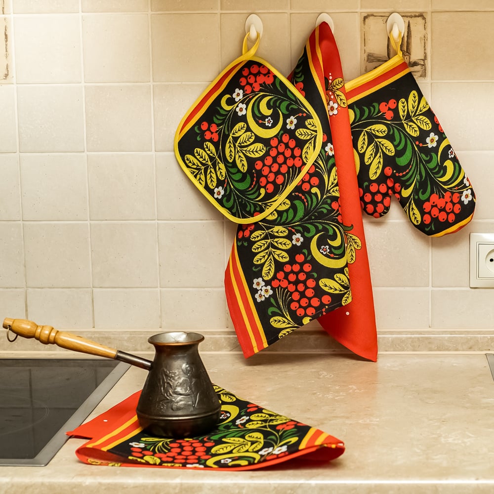 Khokhloma Souvenir Set of 5 - Apron, Potholder, Oven Mitt, Two Kitchen Towels  A50001